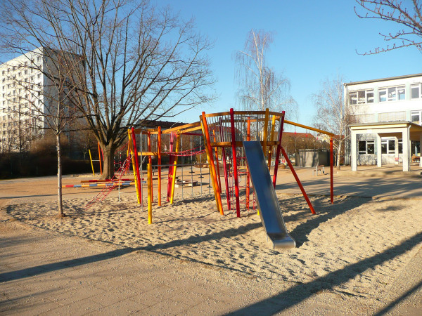 16. Grundschule  Josephinenstrasse 4043