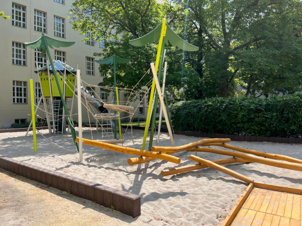 Spiel Bau Spielplatz 4514