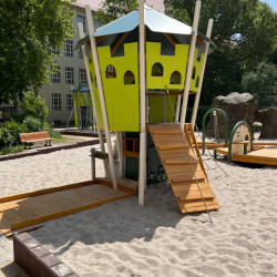 Spiel Bau Spielplatz 4526