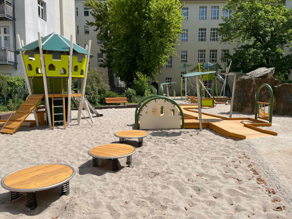 Spiel Bau Spielplatz 4520