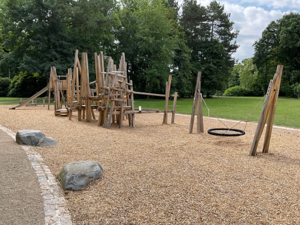 Attash Holzgestaltung Spielplatz 4607