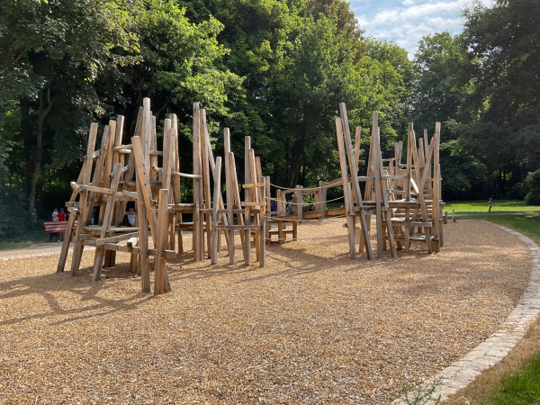 Attash Holzgestaltung Spielplatz 4609