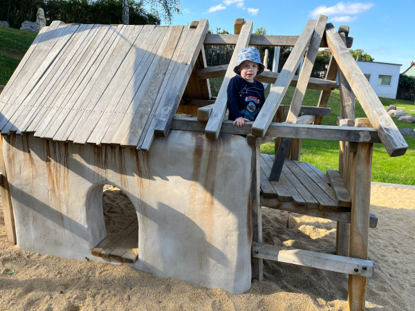 Attash Spielhaus Eiche 4650