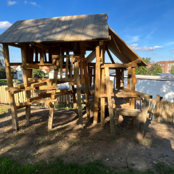 Attash Spielhaus Eiche651