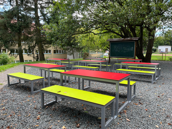 Freiraumobjekte Ney Sitzgruppe Schulhof 4700