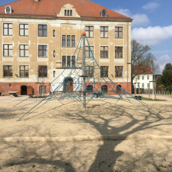 Leipzig Seumestrasse 60. Grundschule 04249  2  4702