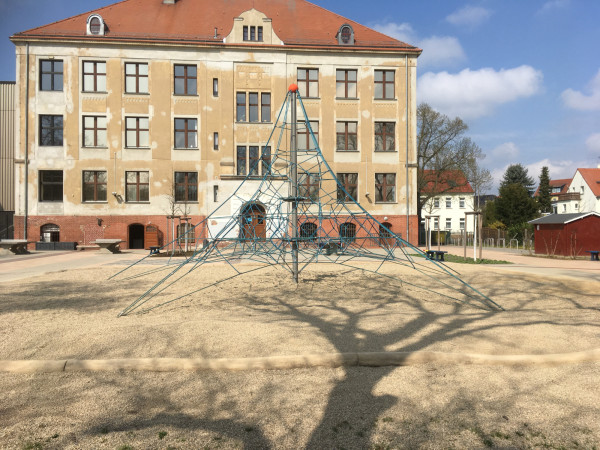 Leipzig Seumestrasse 60. Grundschule 04249  2  4702