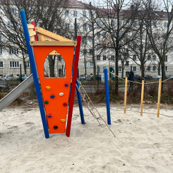 Spiel Bau Klettergerat800