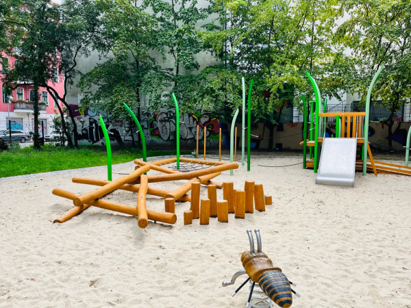 Spiel Bau Spielplatz 4780