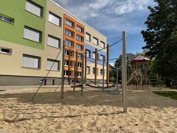 Spiel Bau Spielplatz 4709