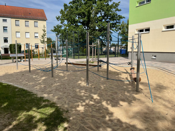Spiel Bau Spielplatz 4710