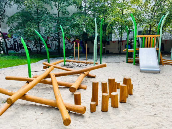 Spiel Bau Spielplatz 4782
