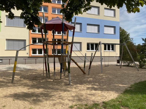 Spiel Bau Spielplatz 4711