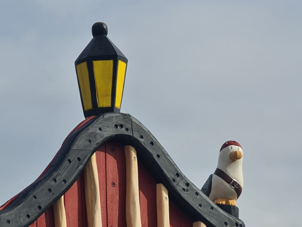 Piratenspielplatz Mowe und Licht Holzfigur