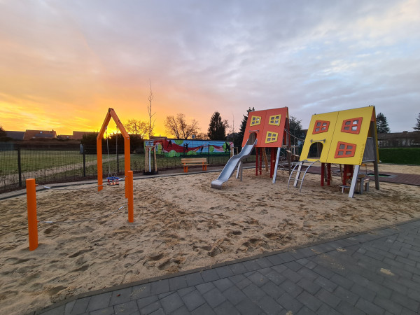 Spiel Bau Spielplatz 4810