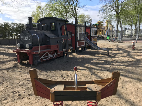 Spielart Lokomotive Spielgerate Wackelboot 