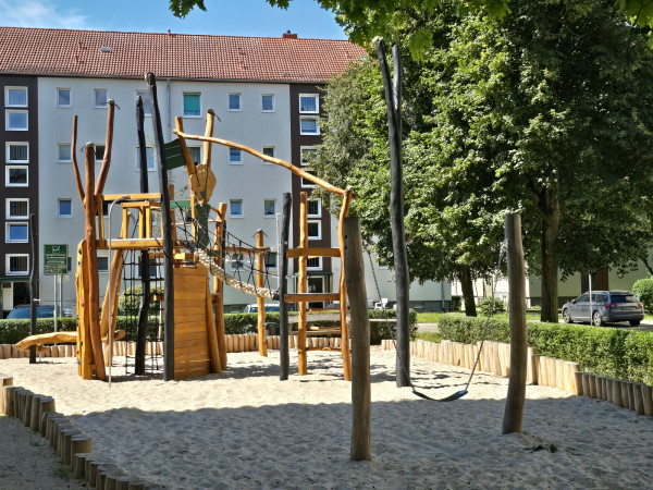 Spielart Kletteranlage Bauchschaukel