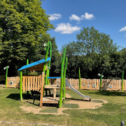 Spielart Spielplatz Libelle Grune Pfosten Kleinkind Spielplatz