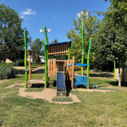 Spielart Spielplatz U3 Kleinkind Rutsche Libellen