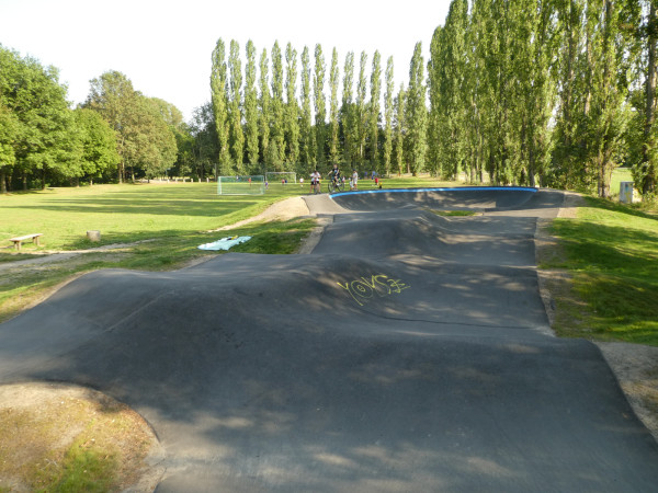 Pumptrack Pumptrackanlage Rollsportanlage Rollsport089