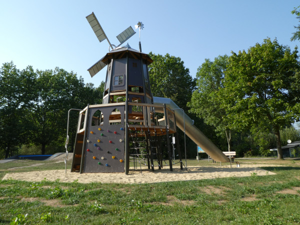 Spiel Bau Spielplatz Muhle Kletterturm Kletterwand Rutsche 5078