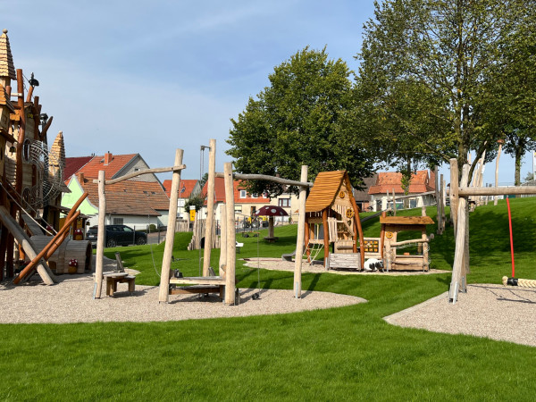 Spielart Spielplatz Themenspielplatz Spielplatzdesign Robinienholz 5006