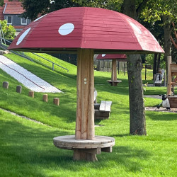 Spielart Spielplatz Themenspielplatz Spielplatzdesign Robinienholz Fliegenpilz