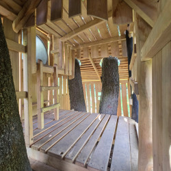 Spielart grosses Baumhaus Individuell Spielplatz Innenansicht Robinienholz 5021