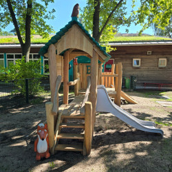 Spielart Baumhaus U3 Rutschenhauschen1