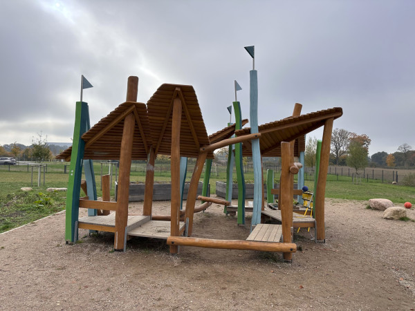 Spielart Spielkombination Robinienholz sagegestreift Spielplatz  2  5193