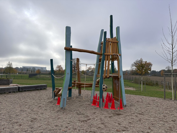 Spielart Spielkombination Robinienholz sagegestreift Spielplatz  4  5195