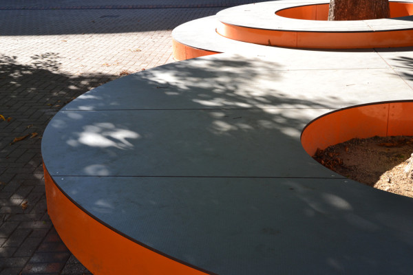 FreiraumObjekte Ney Baumpodest Aussenraumgestaltung Freie Formen 5256