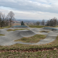 Pumptrack Anlage Freianlagen Funsport Outdoor Rollsport 5350