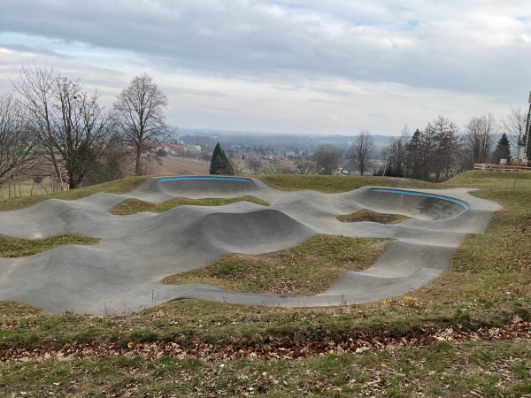 Pumptrack Anlage Freianlagen Funsport Outdoor Rollsport 5350
