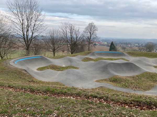 Pumptrack Anlage Freianlagen Funsport Outdoor Rollsport354