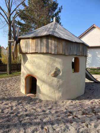 Spielhaus Spielplatzdesign individuell Rutschenhaus Muhle Glasfaserbeton Holz 5316