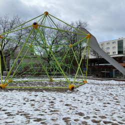 Tri Poli Seilspielgerat mit Rutsche